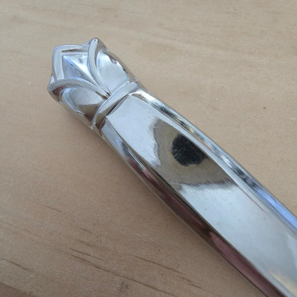 Set of 5 Water Lily Reed and Barton Table Knives Japan‎ Floral Detail 1990's